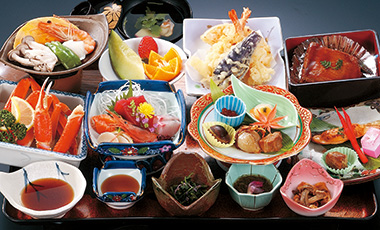 折付御膳料理（仕出し用）お持ち帰りにも便利な折付のお膳料理です。